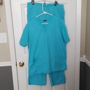Cherokee Scrub Set